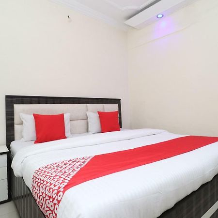 Oyo 37721 Hotel Kings Pathānkot Zewnętrze zdjęcie