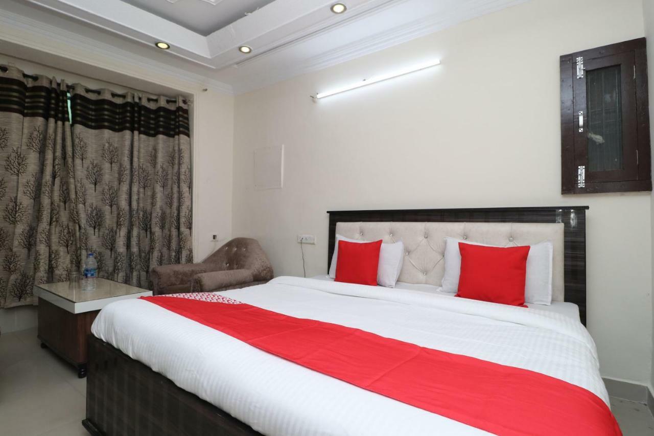 Oyo 37721 Hotel Kings Pathānkot Zewnętrze zdjęcie