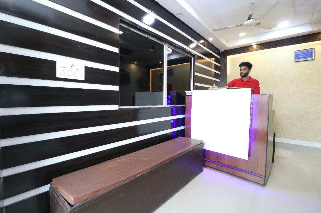 Oyo 37721 Hotel Kings Pathānkot Zewnętrze zdjęcie
