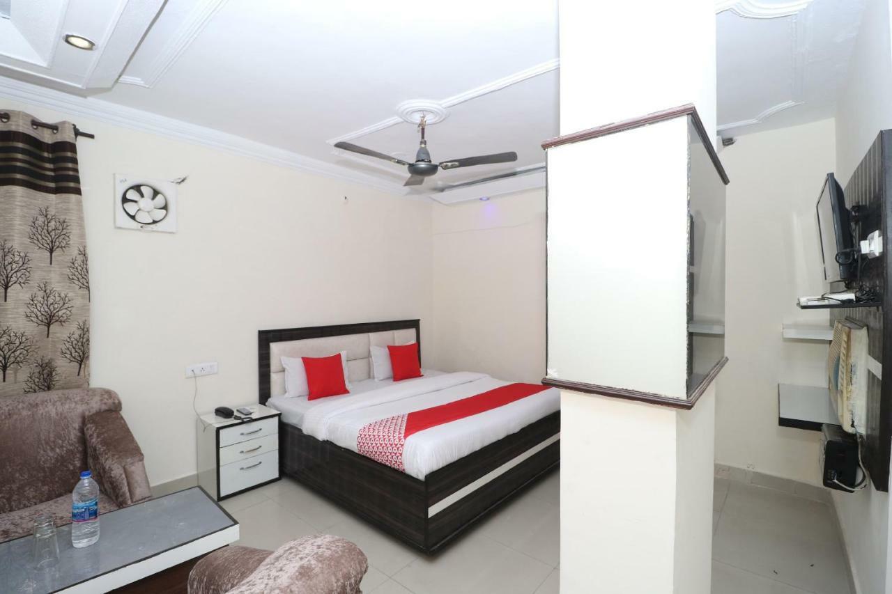 Oyo 37721 Hotel Kings Pathānkot Zewnętrze zdjęcie