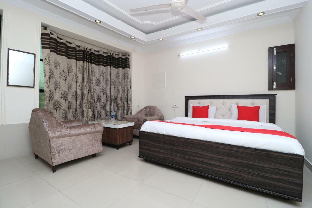 Oyo 37721 Hotel Kings Pathānkot Zewnętrze zdjęcie