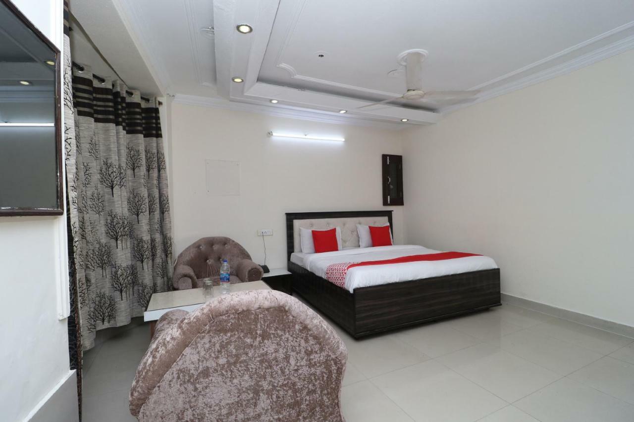 Oyo 37721 Hotel Kings Pathānkot Zewnętrze zdjęcie