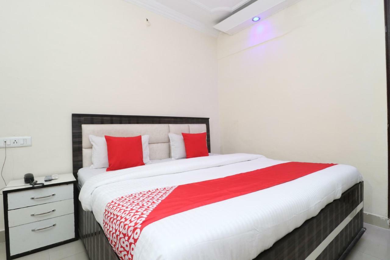 Oyo 37721 Hotel Kings Pathānkot Zewnętrze zdjęcie