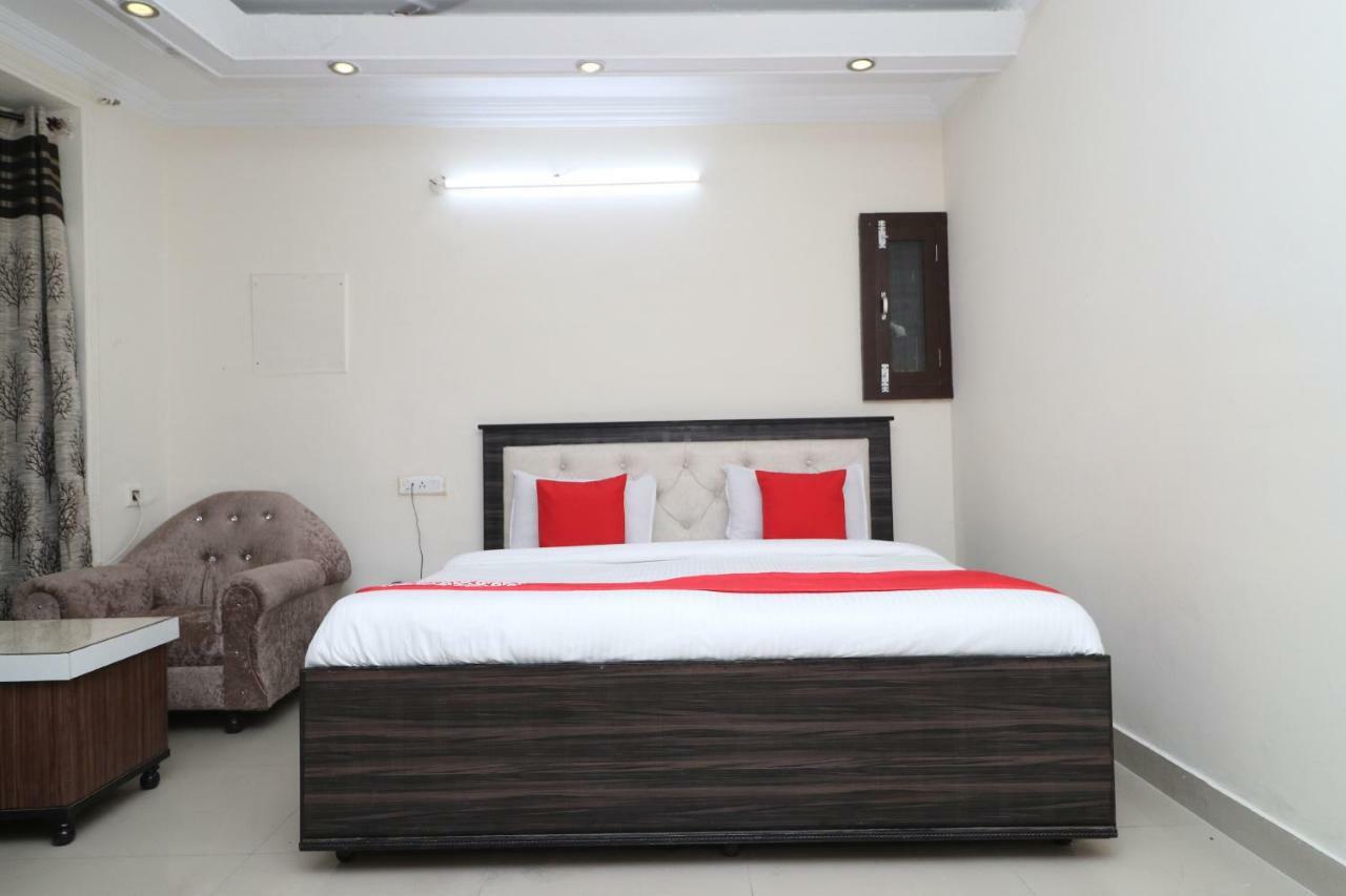 Oyo 37721 Hotel Kings Pathānkot Zewnętrze zdjęcie